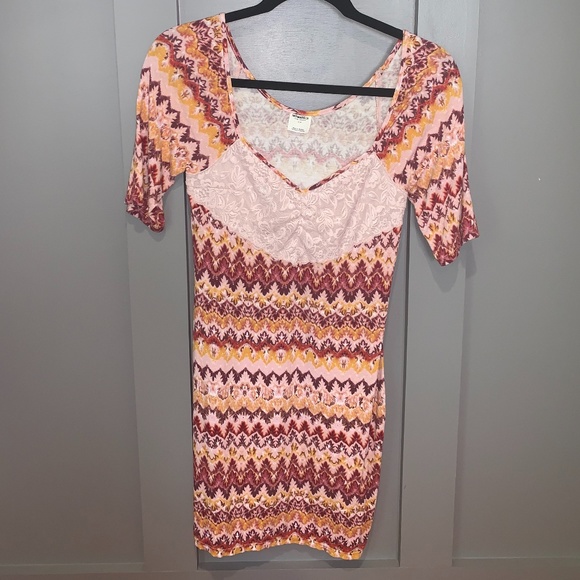 Free People Dresses & Skirts - Free People Lace Floral Bodycon Dress